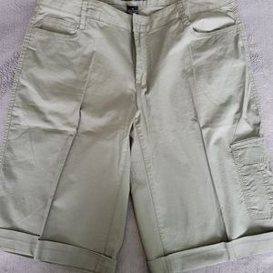 DKNY Cargo/ Bermuda Shorts Sz 10